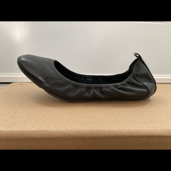 Cole Hann Black Leather Ballet Flats Size 7 - Picture 2 of 7